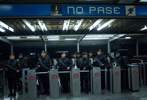 contigentes-Metro-Caminos-Zocalo-capitalino_MILIMA20130916_0068_8.jpg contigentes-Metro-Caminos-Zocalo-capitalino_MILIMA20130916_0068_8.jpg